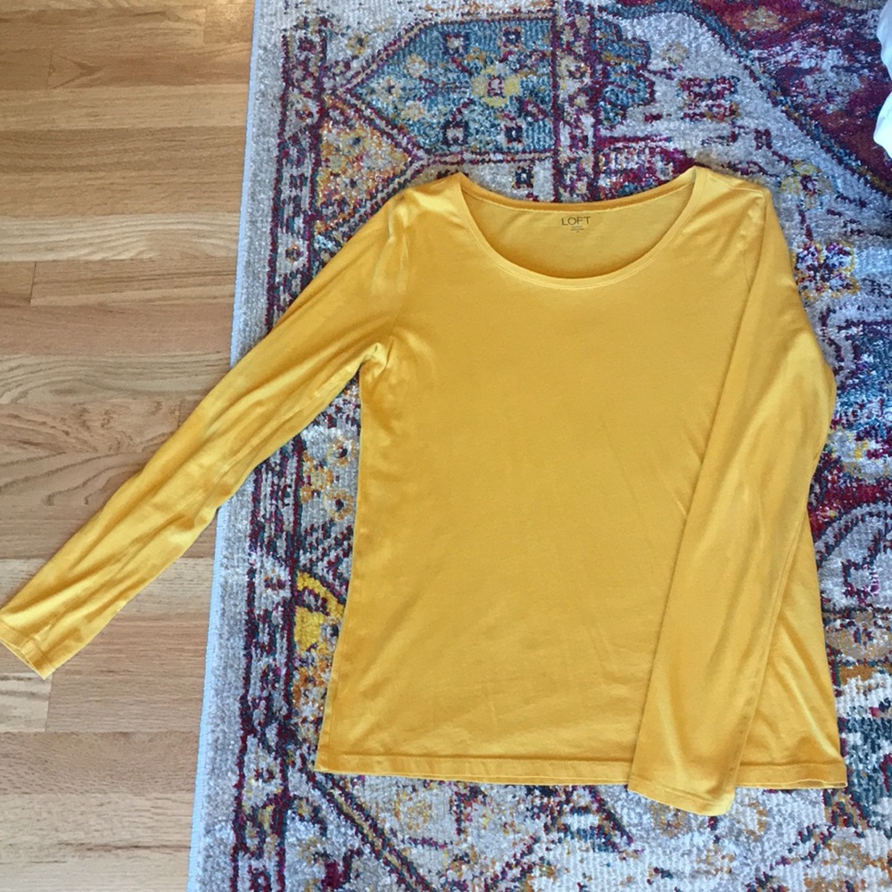 🌻Loft long sleeve mustard crewneck🌻